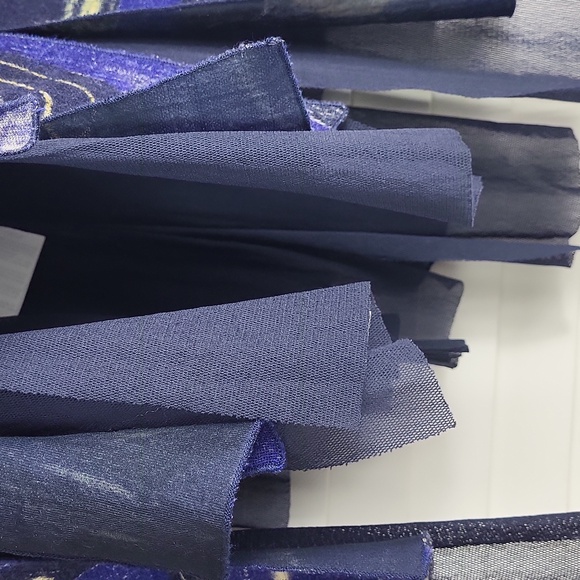 Y2K Giochi Diluce Abstract Blue and Cream Women's wool Skirt. Size 1 (US small) - Picture 3 of 10